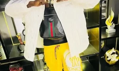 Portable Makes People ‘Bizza Bizza’ As He Rains Money At The Airport || Watch Video 6